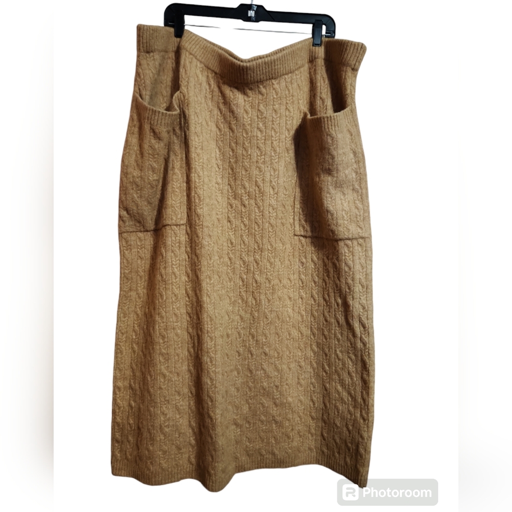 Future Collective with Reese Blutstsein high rise midi sweater skirt 2x